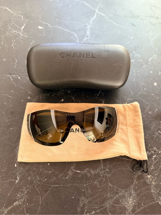 CHANEL Accessories - Vintage y2k CHANEL Brown Gradient Shield Sunglasses with Silver Logo Accent